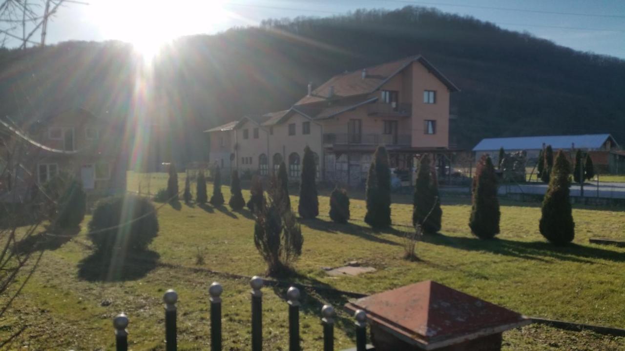 Apartmani Natura Sanski Most Bagian luar foto
