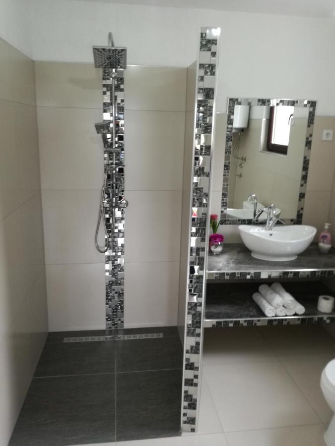 Apartmani Natura Sanski Most Bagian luar foto